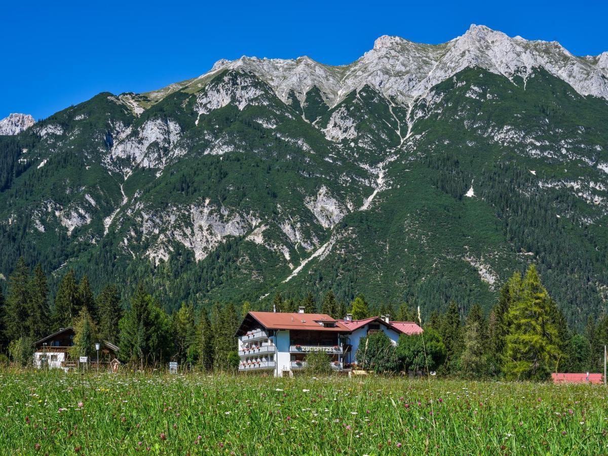 Design Apartments & Zimmer - Zugspitze Leutasch Exterior foto